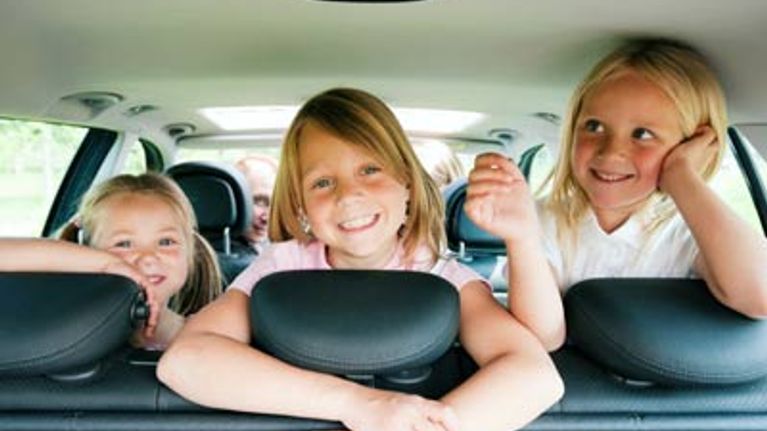 子供 車内タブレット